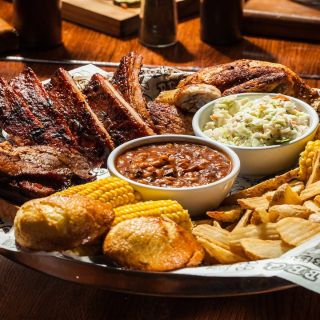 Famous Dave's - Taylor