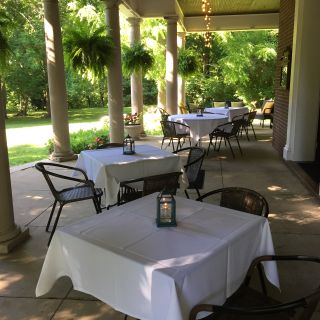 Holly Hill Inn