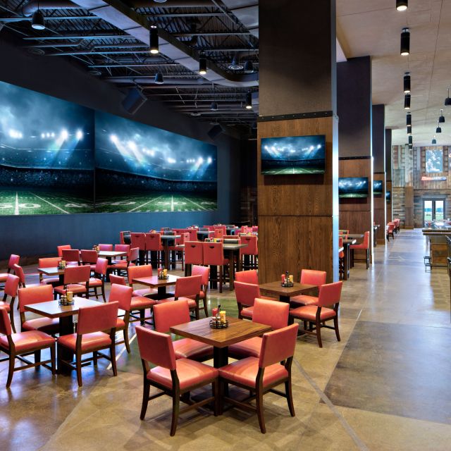 Restaurant Mountain Pass Sports Bar Gaylord Rockies Resort   Large 