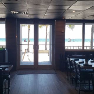 Alvin's on the beach.,LLC