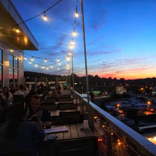 Zest bar+grille