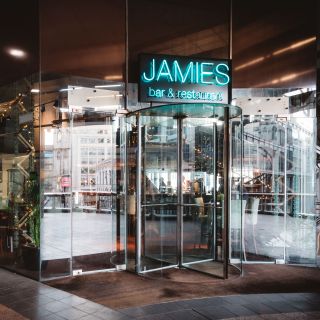 Jamies London Wall
