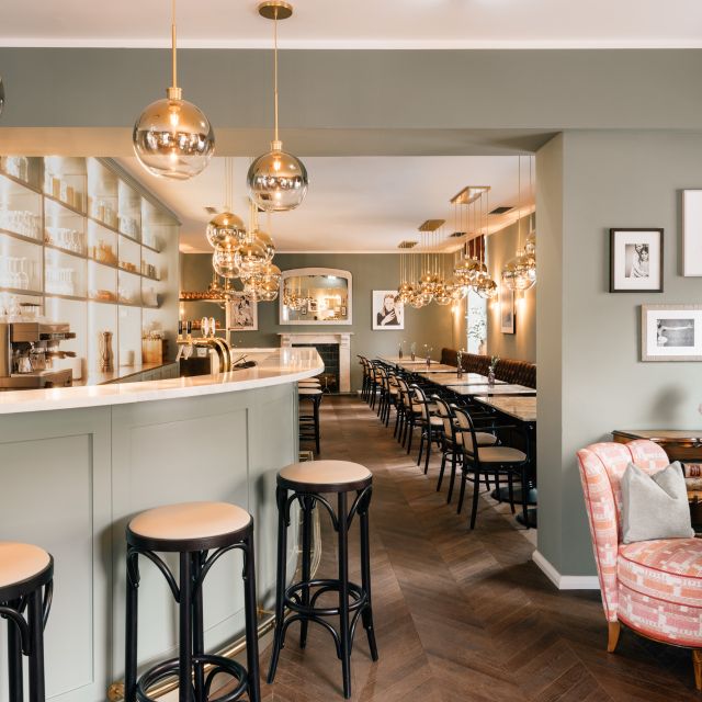 The Mozart Bar.Bistro Updated 2024, Desayuno Restaurant in Salzburg