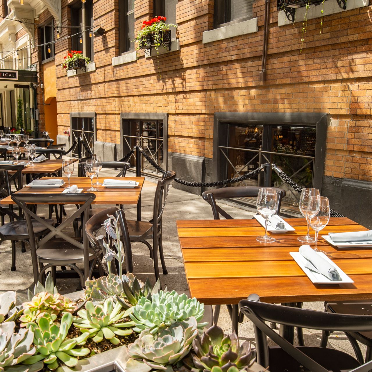 Vertical Detroit Restaurant Detroit Mi Opentable