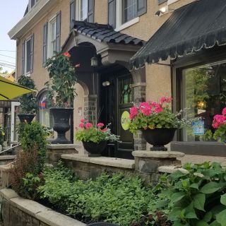 Chow Bistro