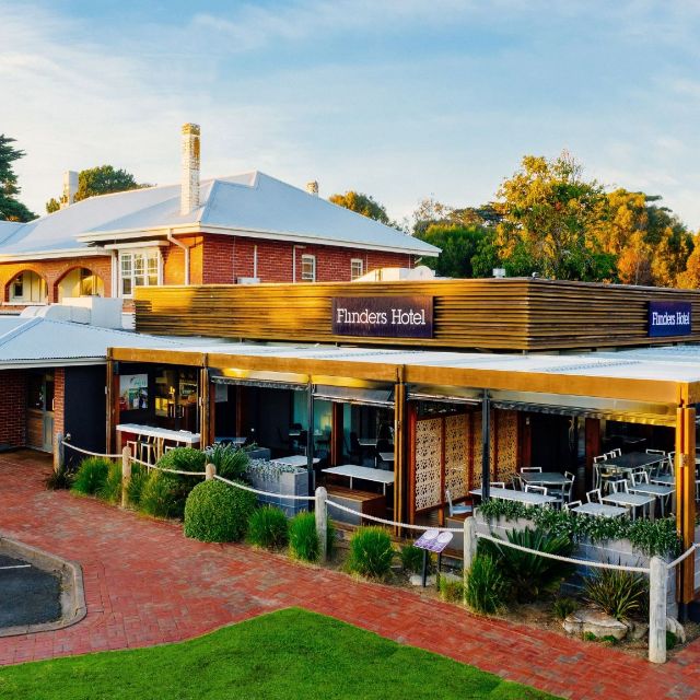 The Deck at Flinders Hotel Updated 2024, Gastro Pub in Flinders, AUVIC