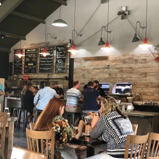 Palooza Beer Garden & Eatery - Sonoma