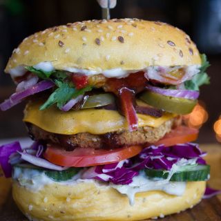 Boom Burger Cafe