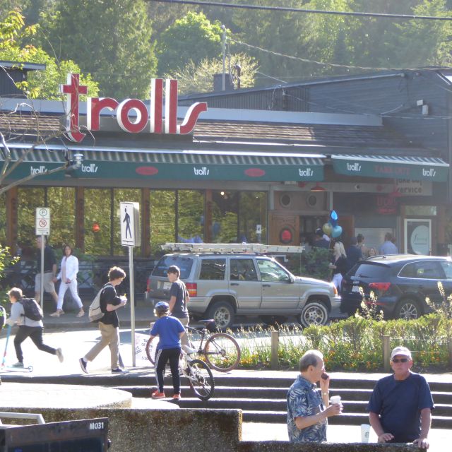 Troll's at Horseshoe Bay Updated 2024, Canadian Restaurant in West