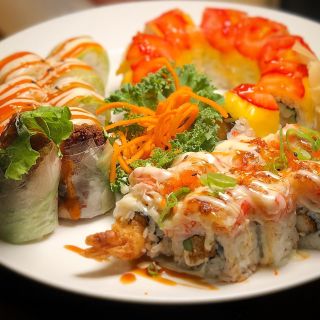 Maki Sushi Bar & Grill