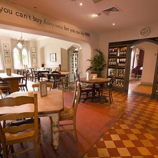The Retreat Pub & Dining at The Corner House