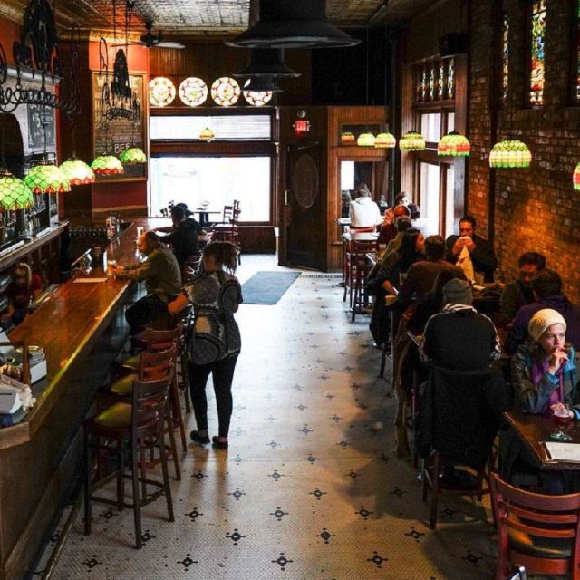 Republic Seven Corners Actualizado en 2024, Gastropub en