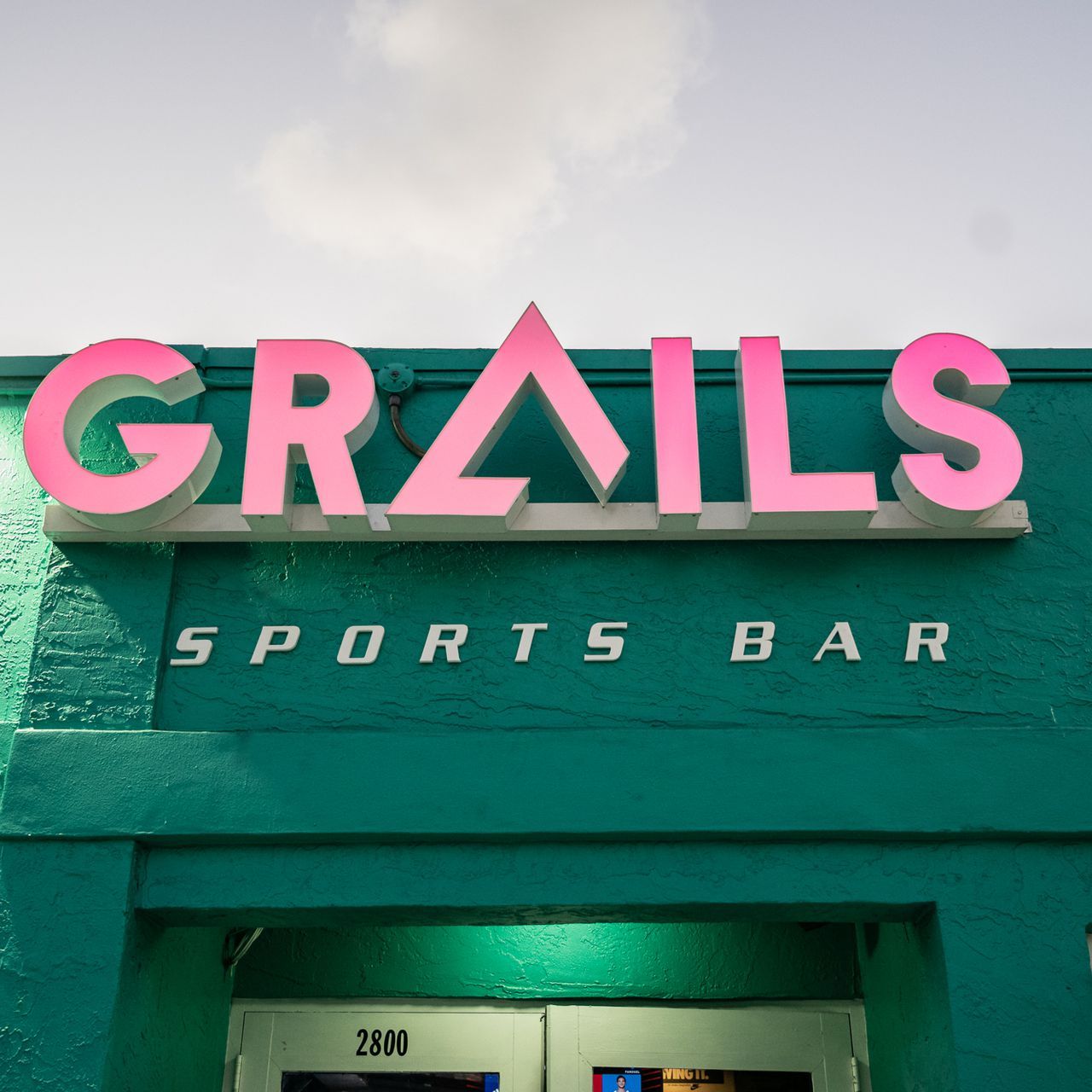 1 Rated Wynwood Bar  Wynwood Restaurant & Sports Bar - Grails Miami