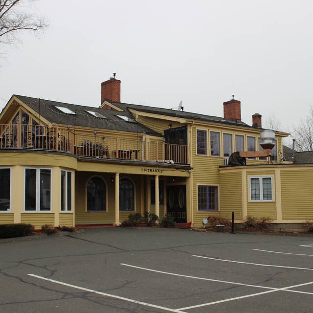 Roberto's Real American Tavern Updated 2024, Contemporary American