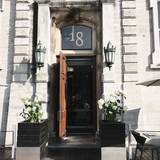 Cover image for Restaurant e18hteen