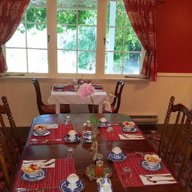 Wedgwood Manor, Glamping Retreat and Cookhouse Updated 2024, Canadian