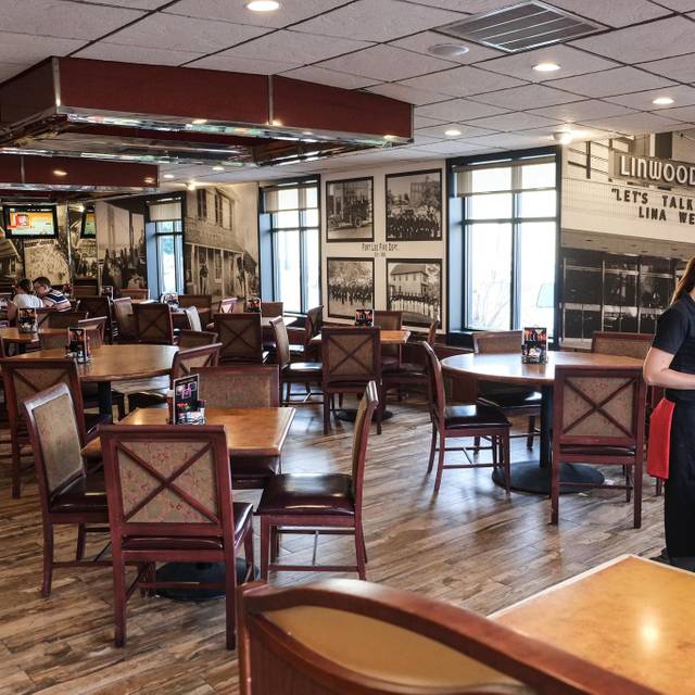 Chillers Grill Updated 2024, American Restaurant in Fort Lee, NJ