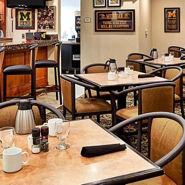 Restaurante Mallett's Creek Bar & Grill Ann Arbor Ann Arbor, , MI