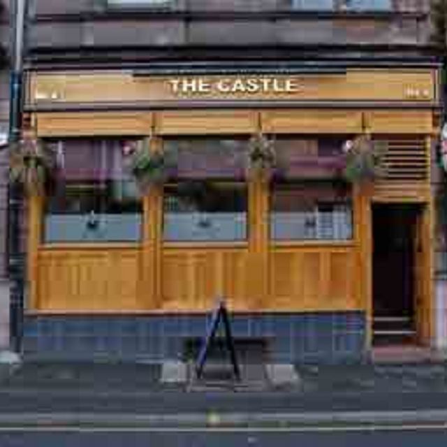 The Castle Bar Updated 2024, Pub in Uddingston, South Lanarkshire