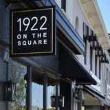 Cover image for 1922 on the Square