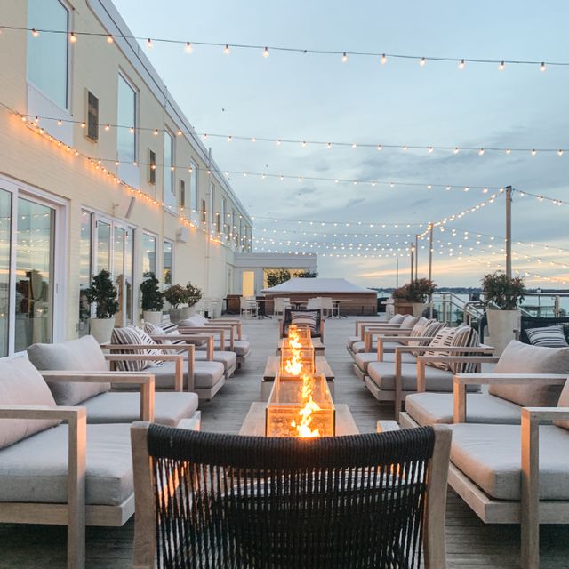 Gurney S Newport Resort The Lounge Fire Pit Restaurant Newport Ri Opentable