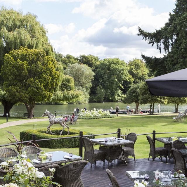 oakley court windsor