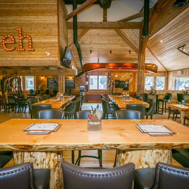 Thirsty Bear Kitchen + Bar Restaurant - Waterton Park, Ab 