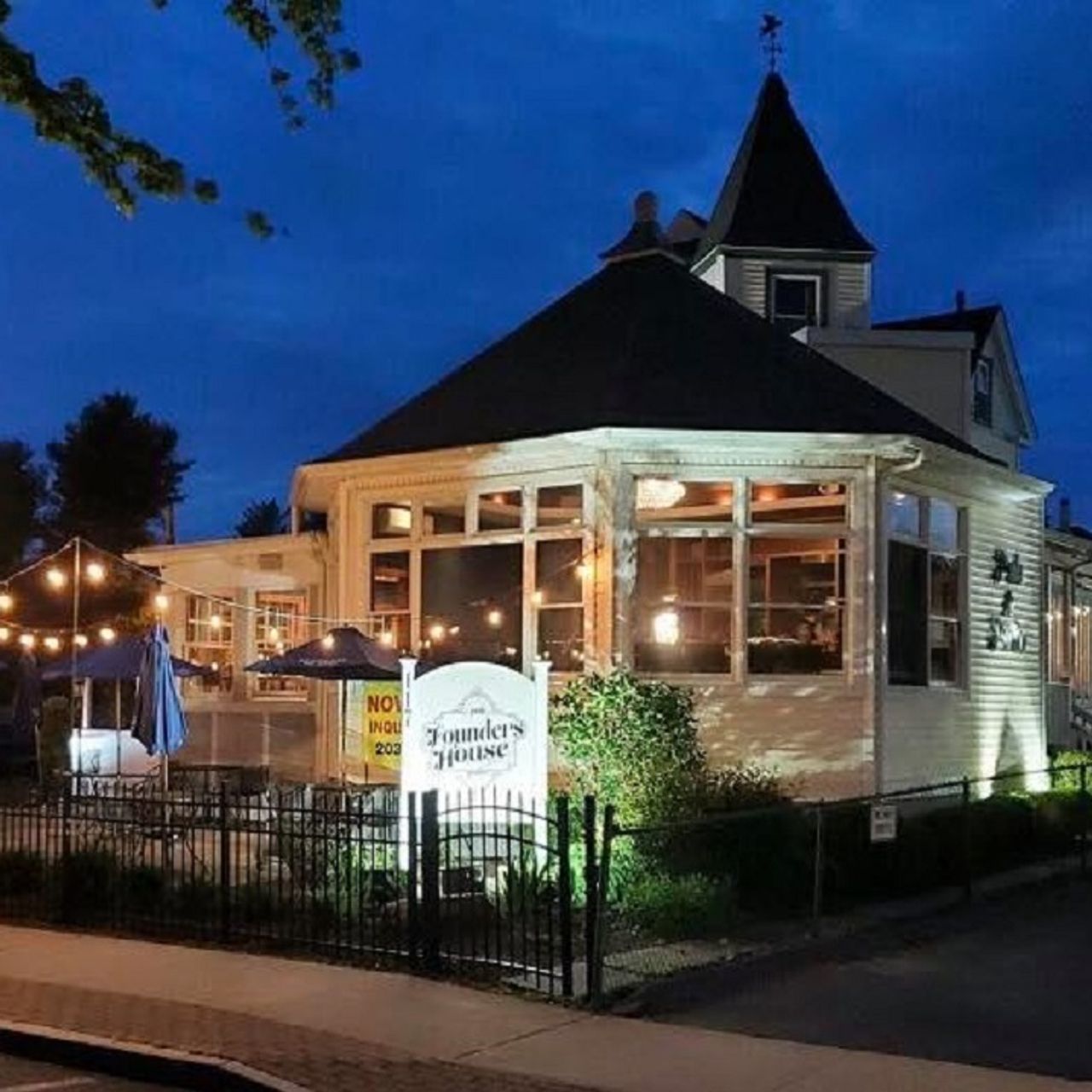 Founders House Pub & Patio - Updated 2024, American Restaurant in Milford,  CT