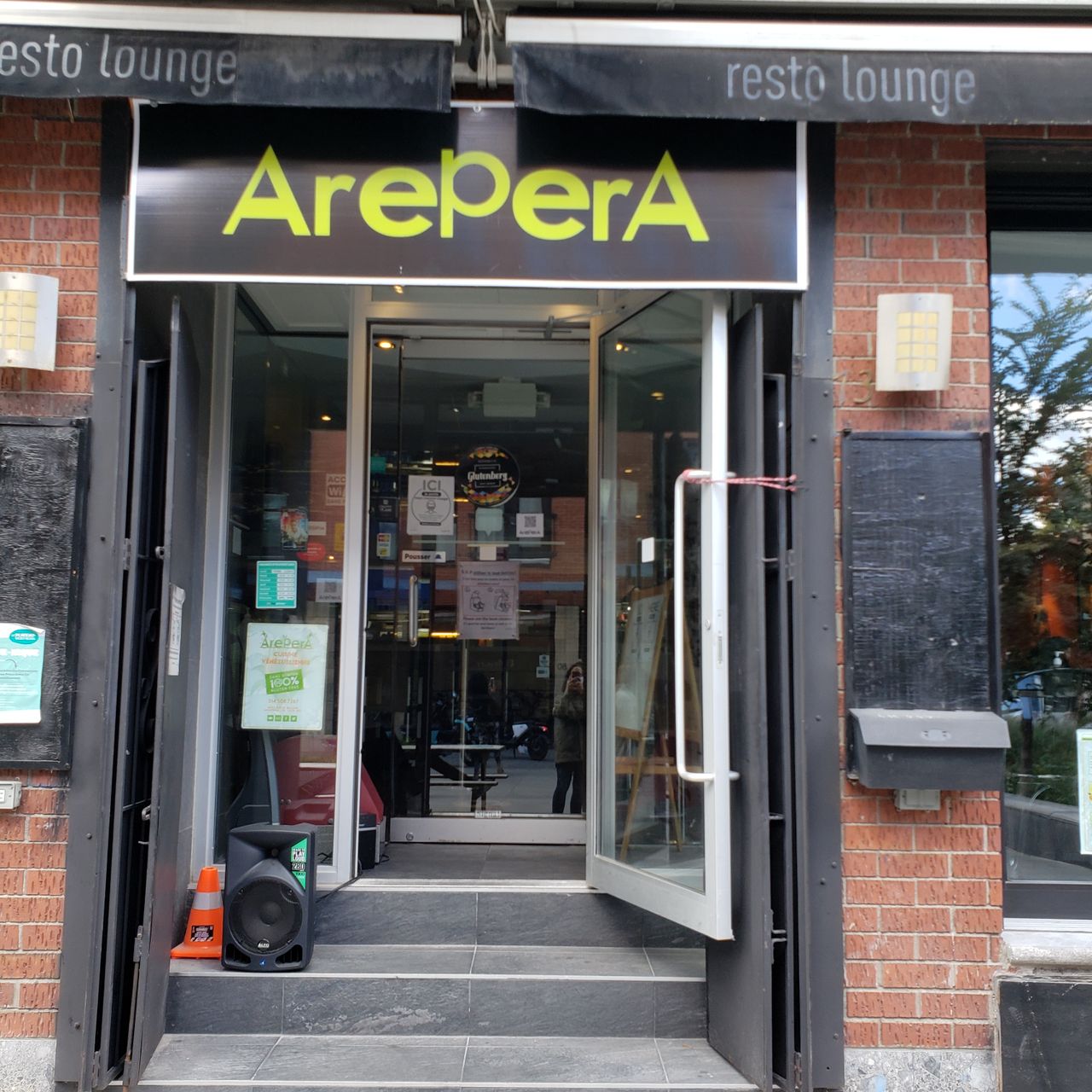   Arepera & Restaurant 