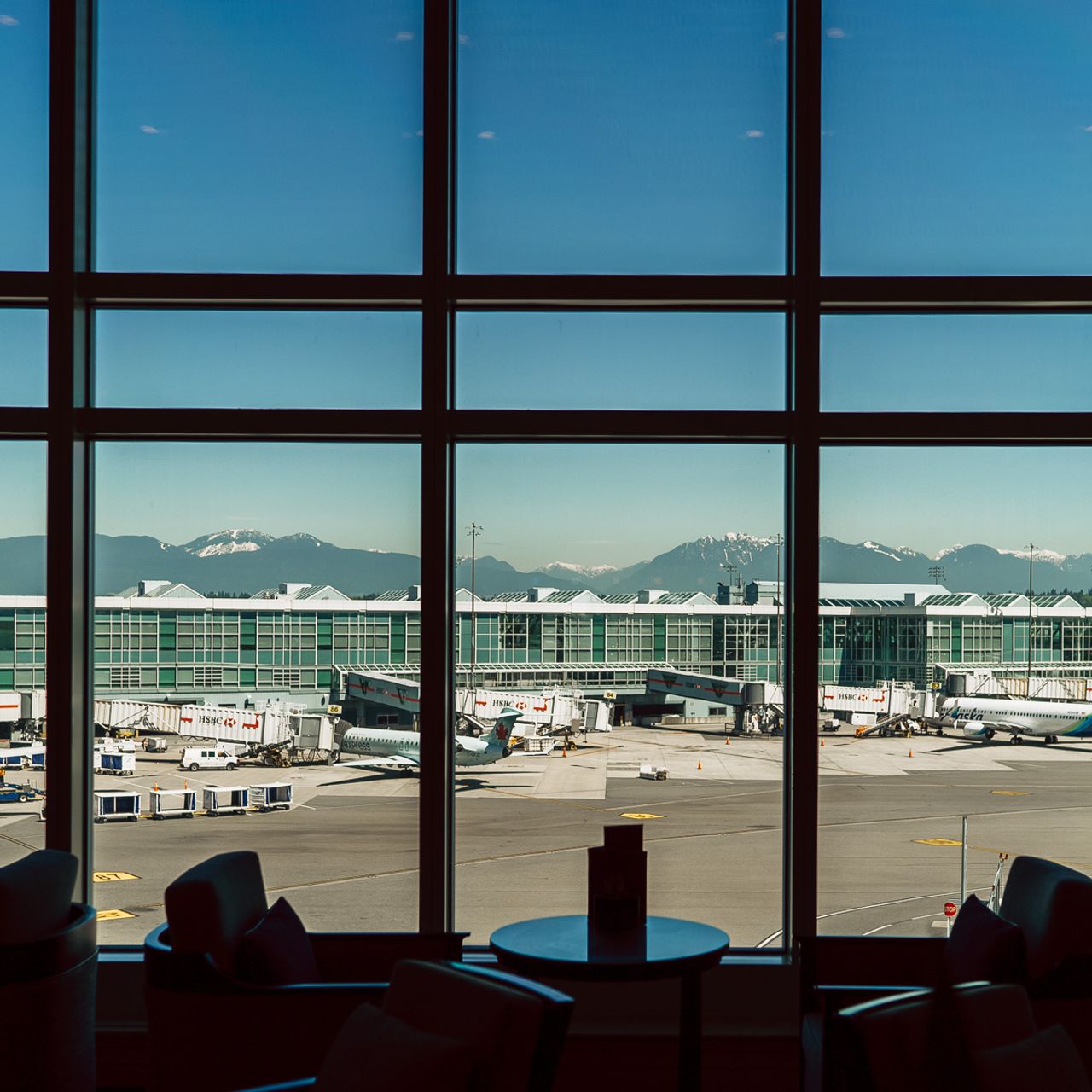 Globe Yvr Fairmont Vancouver Airportのメニューは Opentable でデリバリーできますか