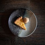 Cover image for Chapeau