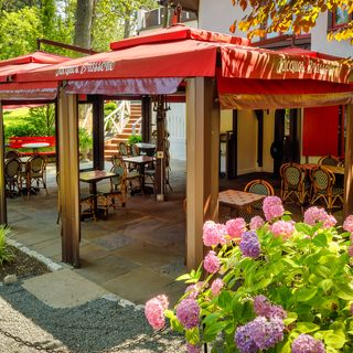 Jacques' Brasserie at L'Auberge Chez Francois