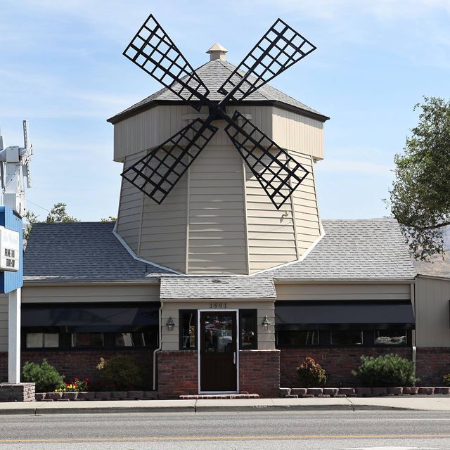 Windmill sale restaurant hours