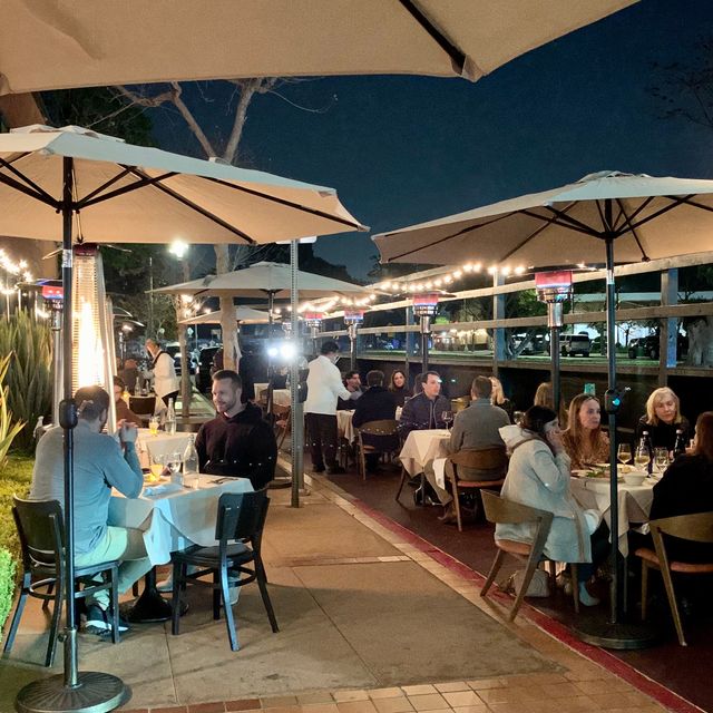 Outdoor best sale dining brentwood