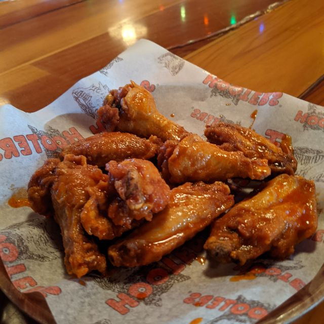 Hooters Of O Hare Restaurant Chicago Il Opentable