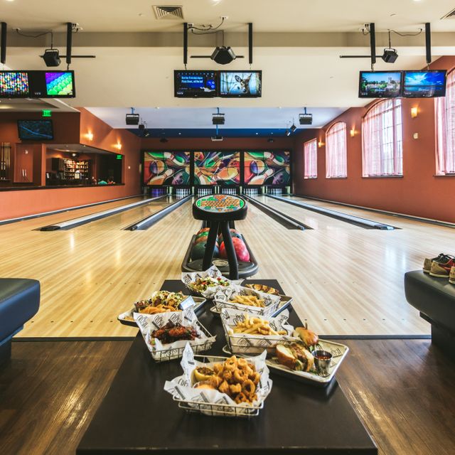 Crush Bowling Alley - Updated 2024, American Restaurant In Napa, CA