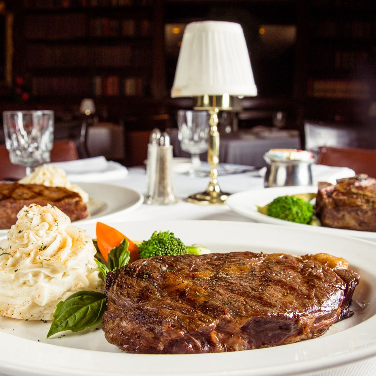 Hy S Steak House Waikiki Hihonolulu Opentable Hy S Steak House Waikiki Hihonolulu Opentable