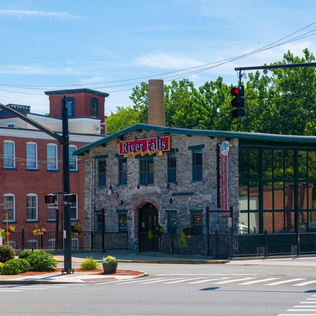 Restaurante River Falls Restaurant - Woonsocket, , RI | OpenTable