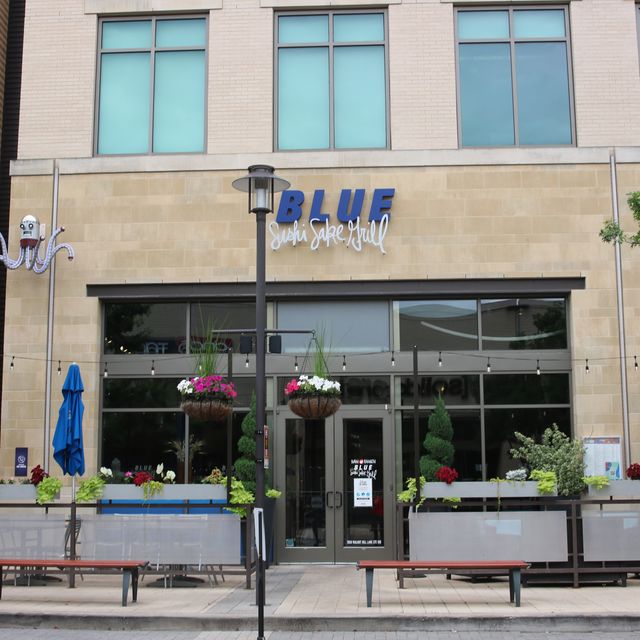 Restaurant Blue Sushi Sake Grill – Preston Hollow Village - Dallas