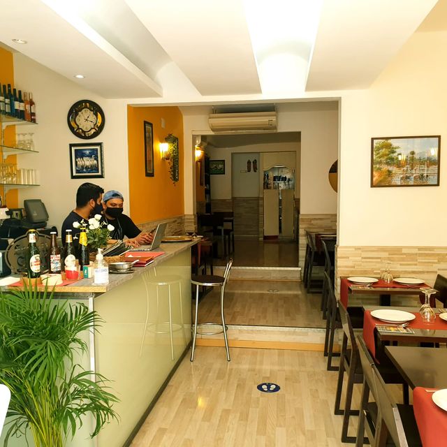 Indian Herbs Updated 2024, Indian Restaurant in Barcelona, Barcelona