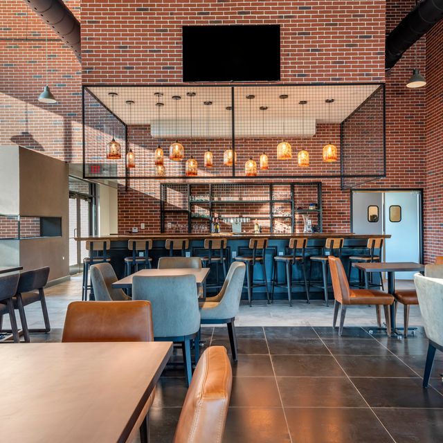 8 West Grille Updated 2024, American Restaurant in Cleveland, MS