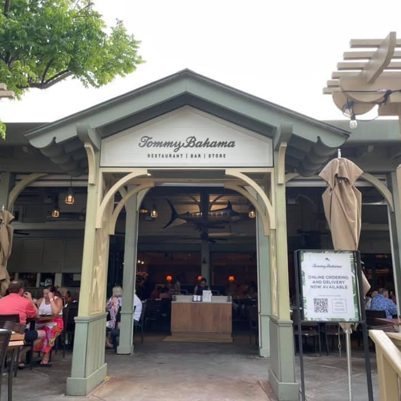 tommy bahama similar companies