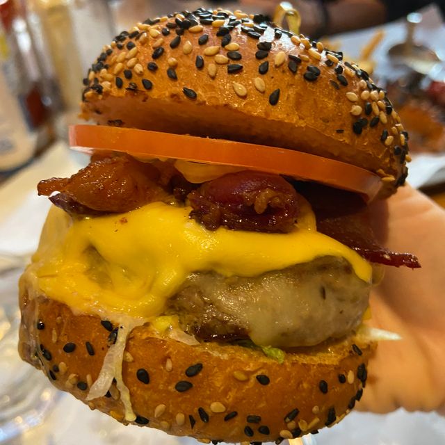 Burger Lobster Bryant Park Restaurant New York Ny Opentable