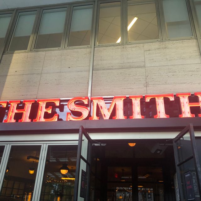 The Smith Lincoln Square Restaurant New York Ny Opentable