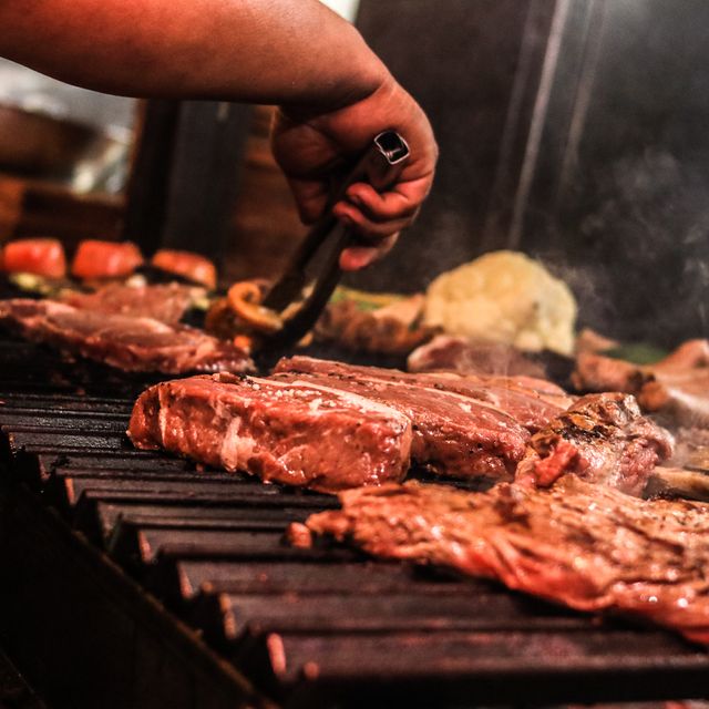 Restaurante Carbón Parrilla De Barrio - Galerias Santa Anita ...