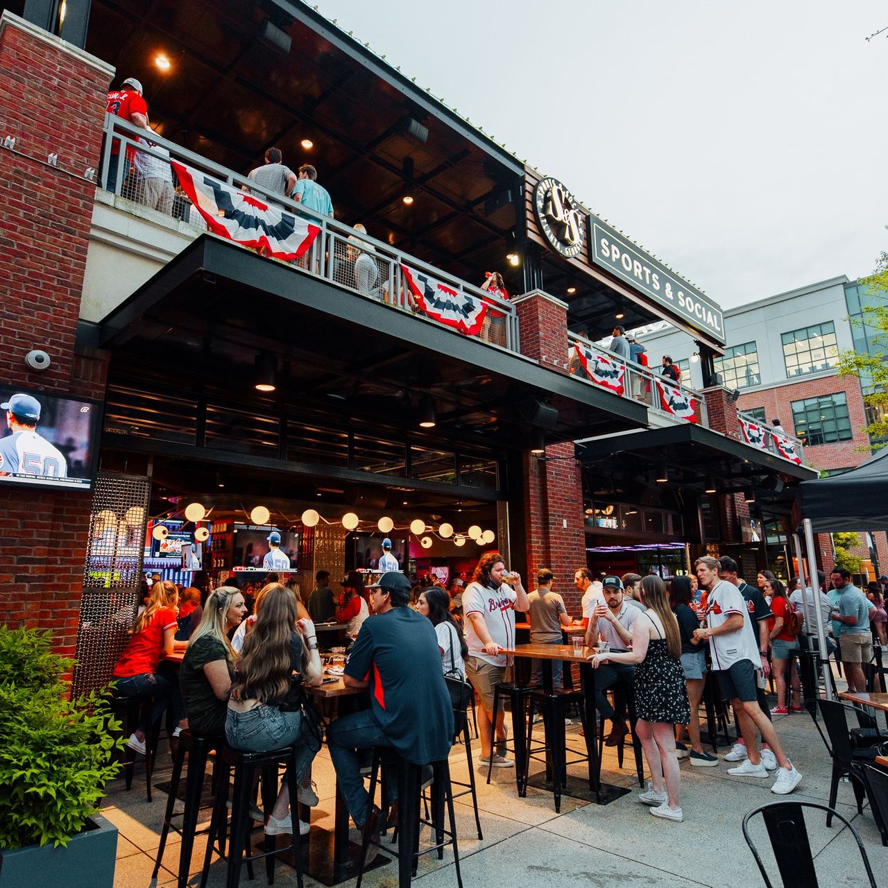 The Battery Atlanta Brings Restaurants, Shops & Entertainment to ...