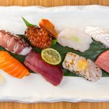 Cover image for Sushi Den