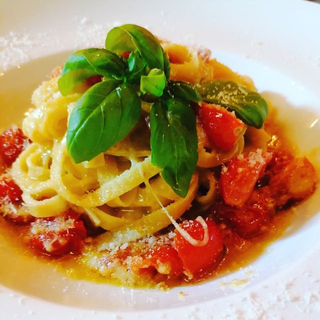 At Sophie's Italiana Restaurant Updated 2024, Italian Restaurant in