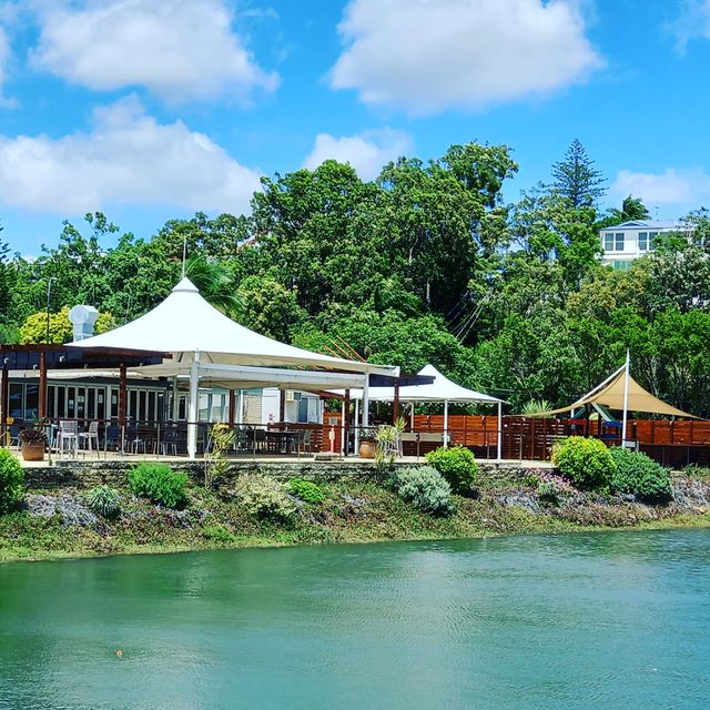 manly yacht club restaurant qld