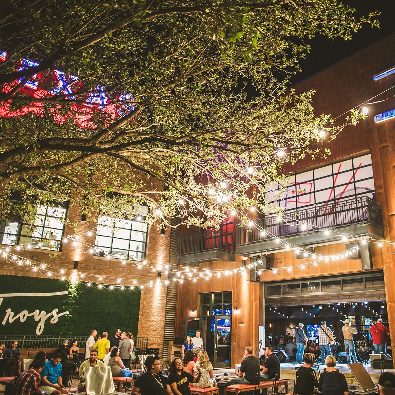 Troy Aikman To Open Restaurant At Texas Live! In Arlington